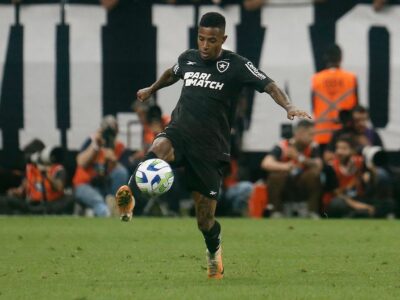 Tchê Tchê mantém confiança no título do Botafogo no Brasileiro