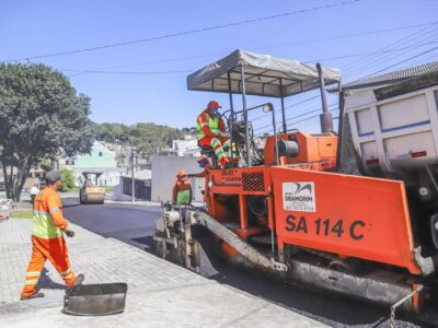 Veja as obras de asfalto que a Prefeitura de Curitiba faz nesta semana para melhorar os bairros