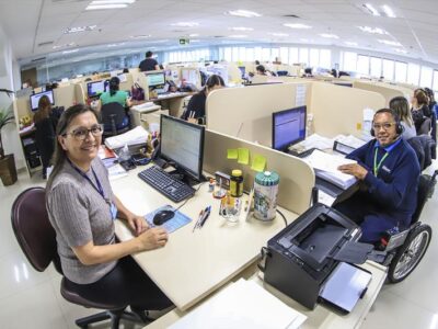 Empresas inclusivas dão oportunidades a pessoas com deficiência em Curitiba