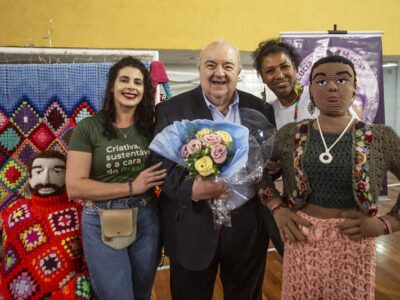 Mão na agulha: Dia Mundial do Crochê conecta artesãs e entusiastas em Curitiba
