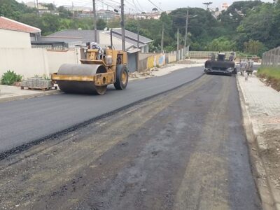 Colombo leva asfalto para Campo Pequeno e Vila Guarani