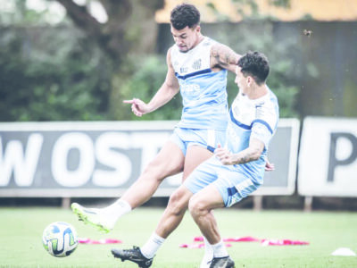 Santos realiza treino tático para encarar o Bragantino