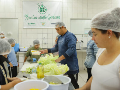 Dia da Alimentação: Ceasa Paraná une famílias e jovens em preparo de receitas saudáveis
