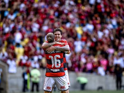 Flamengo bate Cuiabá em jogo de despedidas