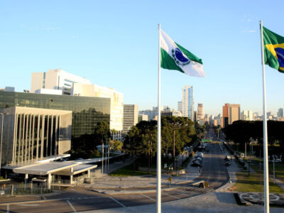 Salários para concurso da Assembleia Legislativa do Paraná variam entre R$ 4,9 mil e R$ 33 mil