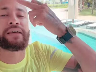 Neymar bate-boca com torcedores nas redes