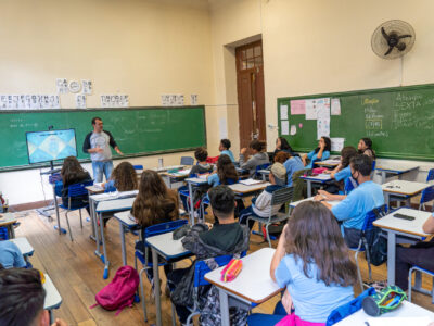 Governo do Paraná convoca 1.144 professores aprovados no último concurso