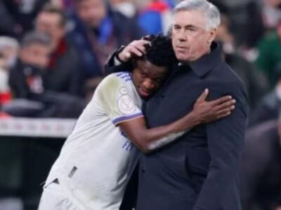 Ancelotti exalta forma física de Vinicius Júnior