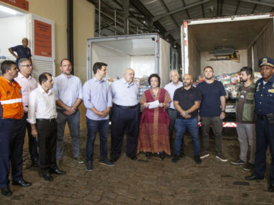 Curitiba envia 12 toneladas de alimentos, além de água e ração para as vítimas da tragédia no RS