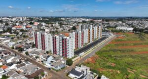 10,4 milhões de paranaenses residem em casas e 1,3 milhão em apartamentos, aponta IBGE