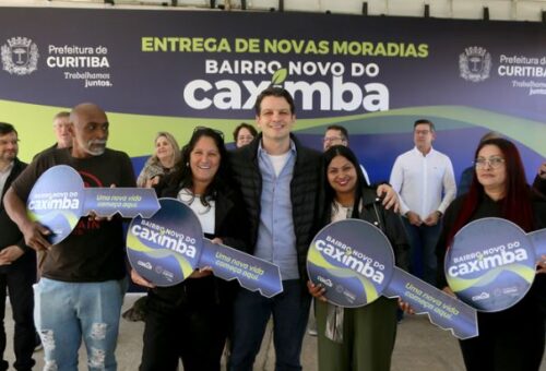 Eduardo Pimentel entrega 87 casas e Bairro Novo do Caximba