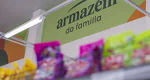Semana da Economia tem frango, pão, macarrão e lava-roupas nos Armazéns da Família