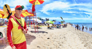 Bombeiros reforçam prevenção no Litoral durante o feriado e preparam efetivo para o verão